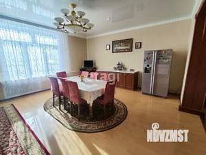 Дом 342м², 2-этажный, участок 10 сот.  