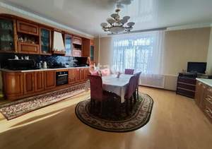 Дом 342м², 2-этажный, участок 10 сот.  