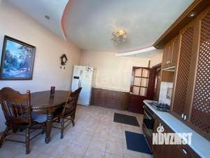 Дом 219м², 2-этажный, участок 14 сот.  