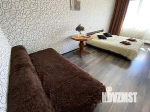 1-к квартира, посуточно, 40м2, 4/10 этаж