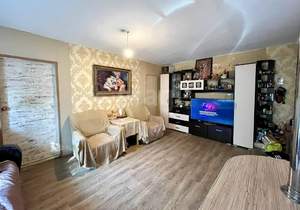 2-к квартира, вторичка, 42м2, 1/5 этаж