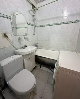 2-к квартира, вторичка, 42м2, 1/4 этаж