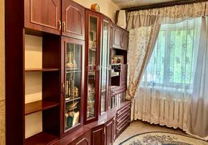 2-к квартира, вторичка, 43м2, 1/4 этаж