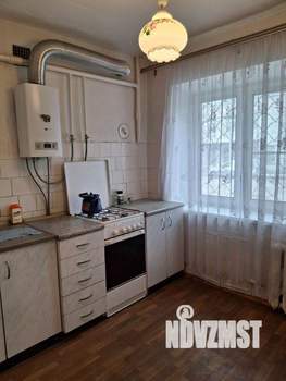 2-к квартира, вторичка, 43м2, 1/4 этаж