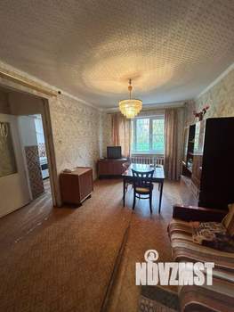 2-к квартира, вторичка, 42м2, 1/5 этаж