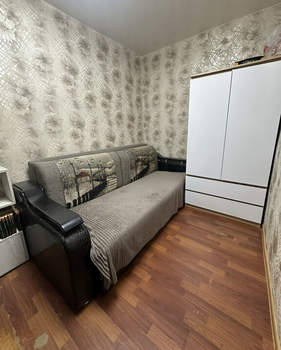 2-к квартира, вторичка, 45м2, 1/4 этаж