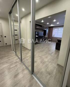 3-к квартира, вторичка, 63м2, 1/10 этаж