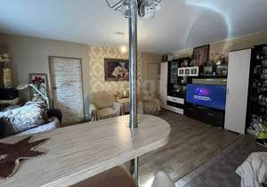 2-к квартира, вторичка, 42м2, 1/5 этаж