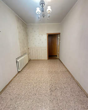 2-к квартира, вторичка, 42м2, 1/4 этаж