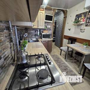 3-к квартира, вторичка, 57м2, 8/9 этаж