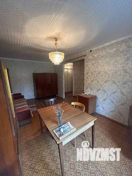 2-к квартира, вторичка, 42м2, 1/5 этаж