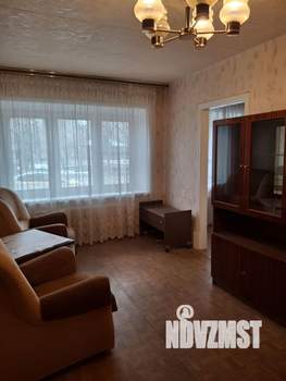 2-к квартира, вторичка, 43м2, 1/4 этаж