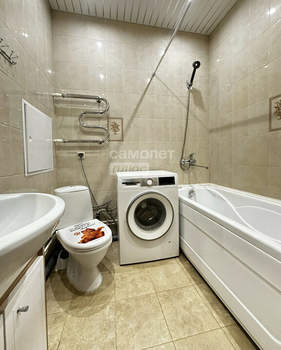 2-к квартира, вторичка, 65м2, 1/9 этаж