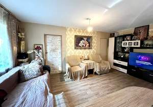 2-к квартира, вторичка, 42м2, 1/5 этаж